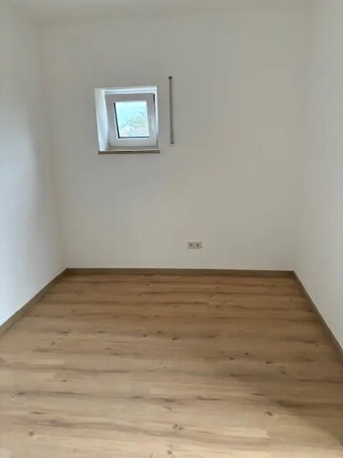 Wohnung zum Kauf provisionsfrei 132.000 € 3 Zimmer 80 m² frei ab sofort Danziger Str. Unterbrunnenreuth Ingolstadt 85051