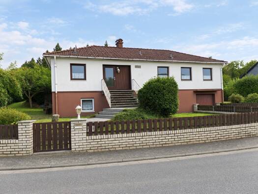 Einfamilienhaus zum Kauf 129.000 € 6 Zimmer 140 m² 899 m² Grundstück frei ab sofort Merzhausen Usingen 61250