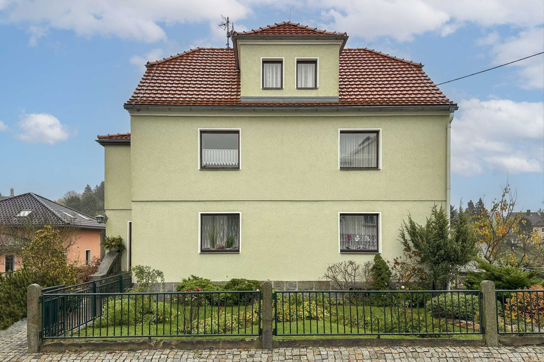 Einfamilienhaus zum Kauf 275.000 € 7 Zimmer 225 m²<br/>Wohnfläche 1.180 m²<br/>Grundstück Schmölln Schmölln-Putzkau 01877