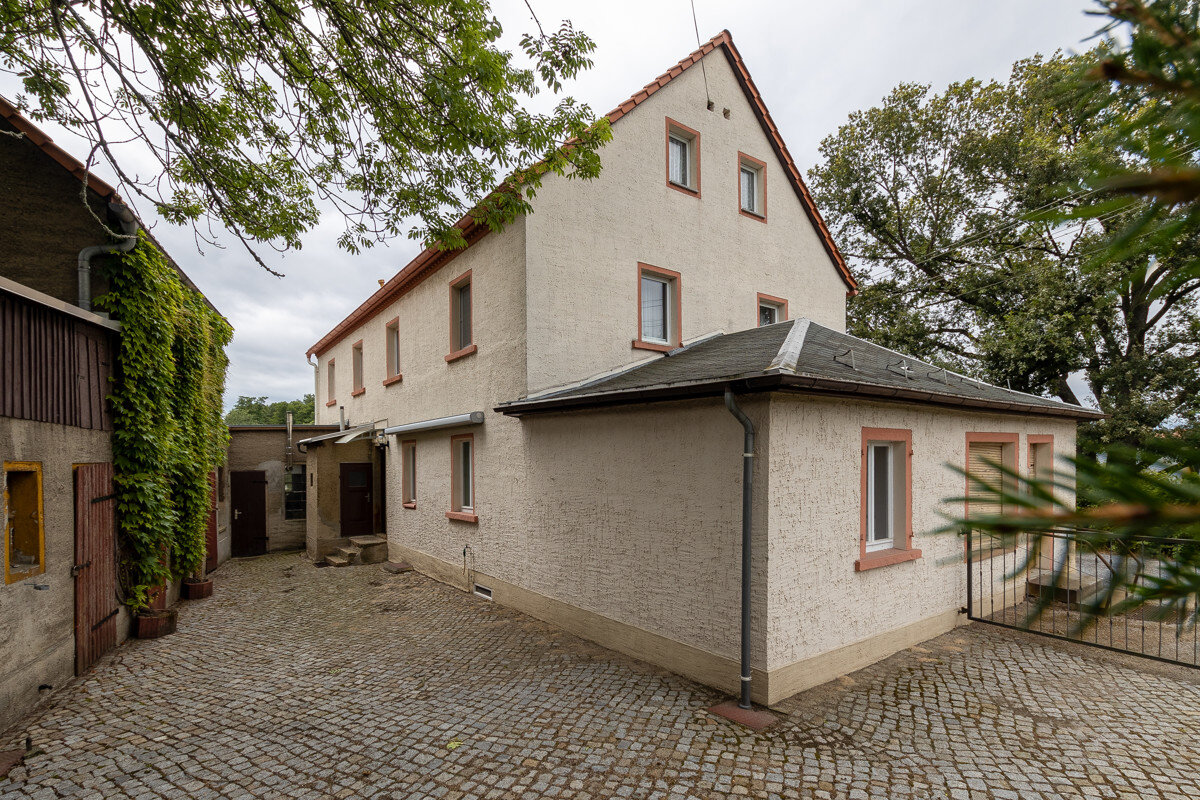 Mehrfamilienhaus zum Kauf 169.000 € 6,5 Zimmer 160 m²<br/>Wohnfläche 710 m²<br/>Grundstück Singwitz Obergurig / Singwitz 02692