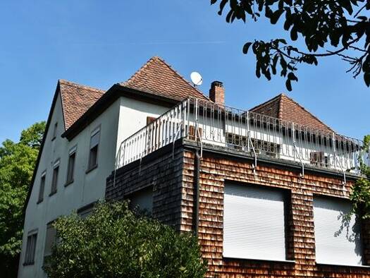 Villa zum Kauf 700.000 € 8 Zimmer 225 m² 2.342 m² Grundstück frei ab sofort Kitzingen 97318