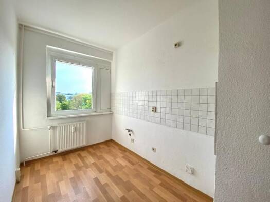 Wohnung zur Miete 282 € 3 Zimmer 59,9 m² 3. Geschoss Humboldtstraße 12 Oschersleben Oschersleben 39387