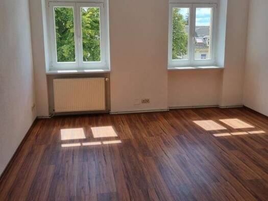 Wohnung zur Miete 599 € 3 Zimmer 91,3 m² Freiberg 09599