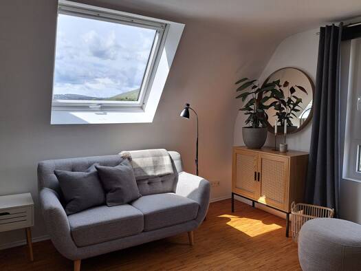 Wohnung zur Miete 750 € 2 Zimmer 40 m² Geschoss 3/4 frei ab 01.03.2026 Uhlbach Stuttgart 70329