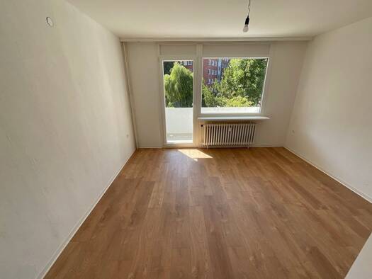 Wohnung zur Miete 649 € 3 Zimmer 71,6 m² 1. Geschoss frei ab 01.10.2026 Pillauer Straße 12 Neumühlen-Dietrichsdorf Neumühlen - Dietrichsdorf 24149