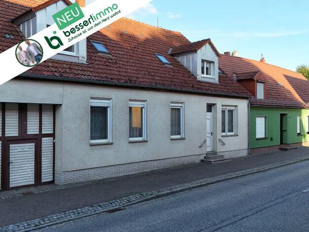 Reihenmittelhaus zum Kauf 129.000 € 5 Zimmer 206,9 m² 1.401 m² Grundstück frei ab sofort Neustadt Neustadt (Dosse) 16845