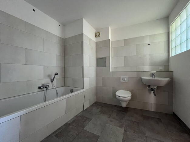 Wohnung zur Miete 600 € 3 Zimmer 86,5 m² 3. Geschoss Jakobstraße 35 Naumburg Naumburg 06618