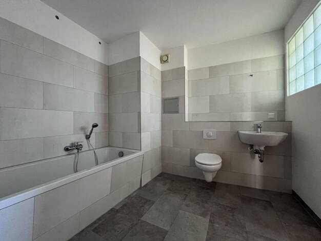 Wohnung zur Miete 600 € 3 Zimmer 86,5 m² 3. Geschoss Jakobstraße 35 Naumburg Naumburg 06618