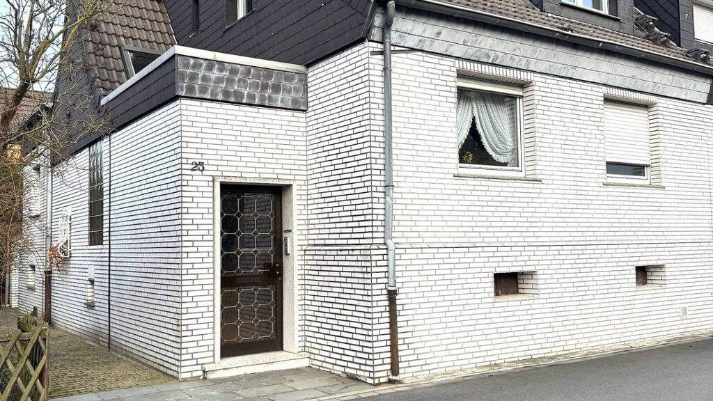 Doppelhaushälfte zum Kauf 299.000 € 7 Zimmer 135 m² 827 m² Grundstück frei ab sofort Stichstraße 25 Rünthe Bergkamen 59192