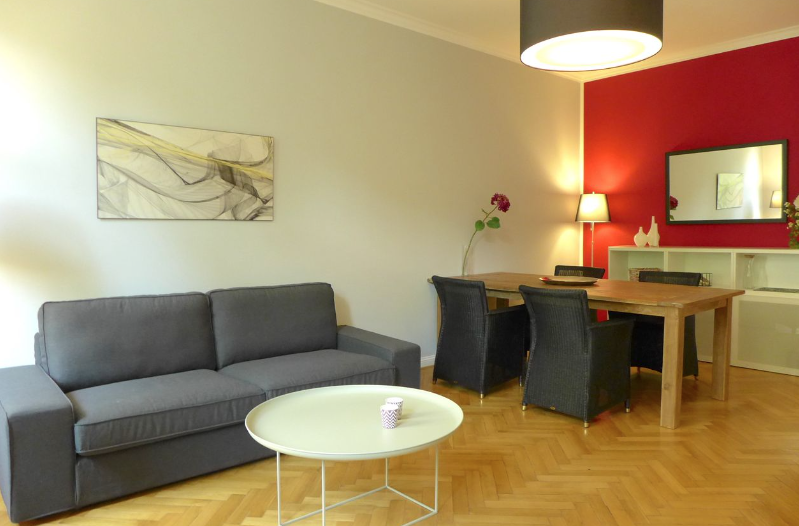 Studio zur Miete 680 € 2 Zimmer 55 m²<br/>Wohnfläche Schellingstraße Universität Stuttgart 70174