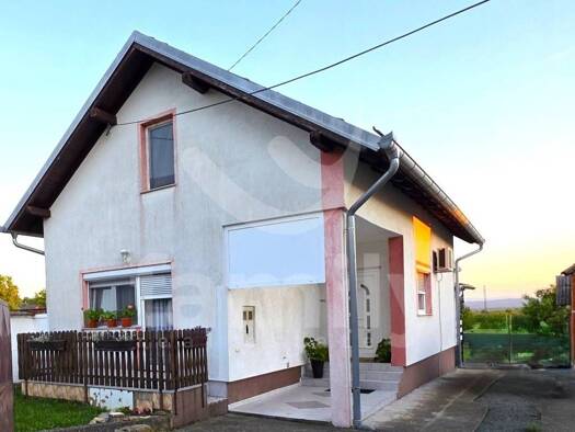 Haus zum Kauf 60.000 € 2 Zimmer 102 m² Okucani