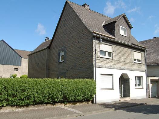 Haus zum Kauf 139.000 € 6 Zimmer 114 m² 238 m² Grundstück Brilon 59929