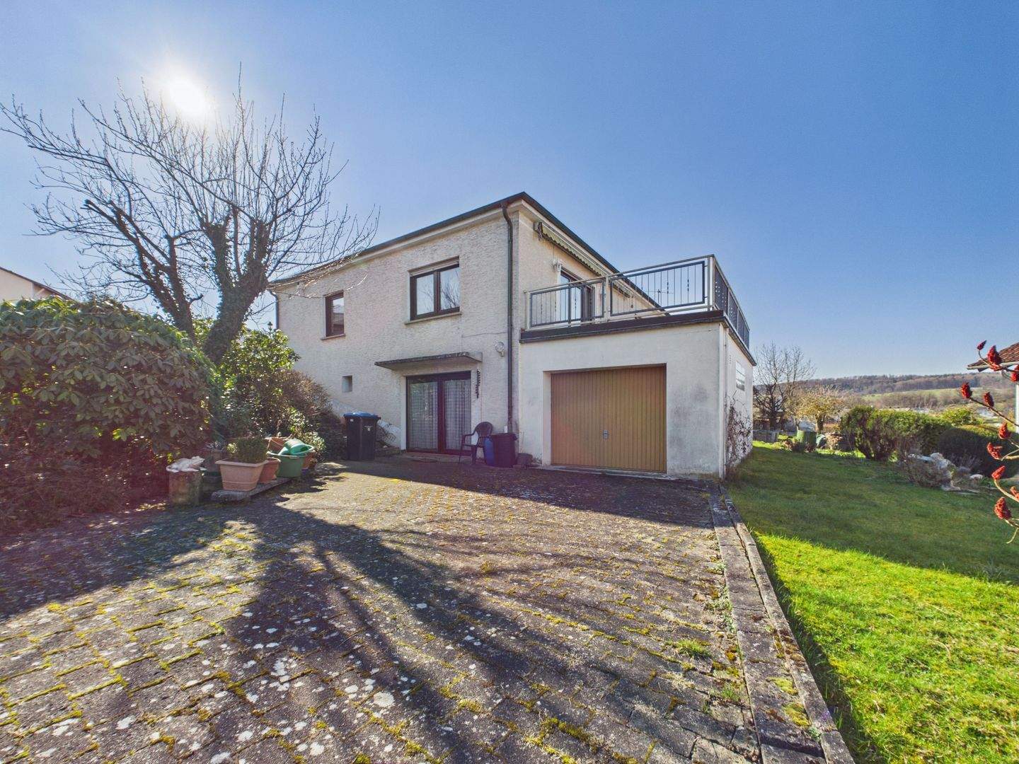 Immobilie in Waldsolms - Charmantes Einfamilienhaus in schöner Lage - Bild 2