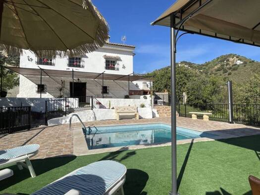 Bauernhaus zum Kauf 420.000 € 2 Zimmer 127 m² 11.699 m² Grundstück Álora 29552