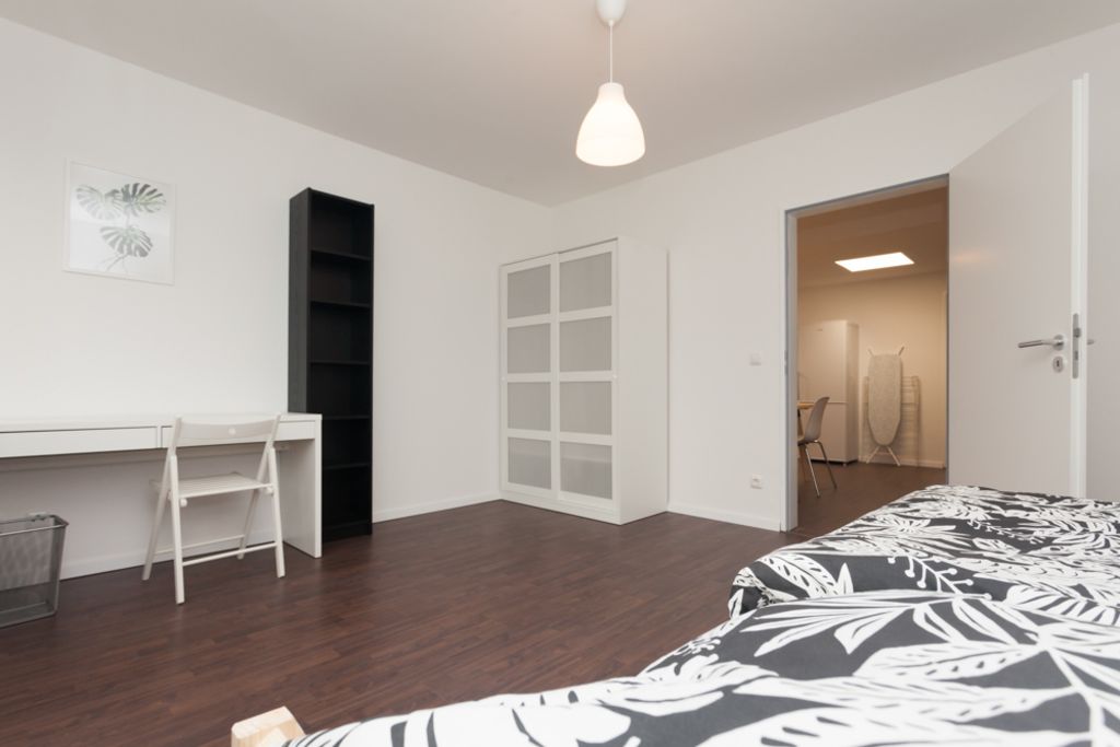 Wohnung zur Miete Wohnen auf Zeit 715 € 5 Zimmer 15 m²<br/>Wohnfläche 04.12.2024<br/>Verfügbarkeit Karlstraße 14 Stadtmitte Düsseldorf 40210