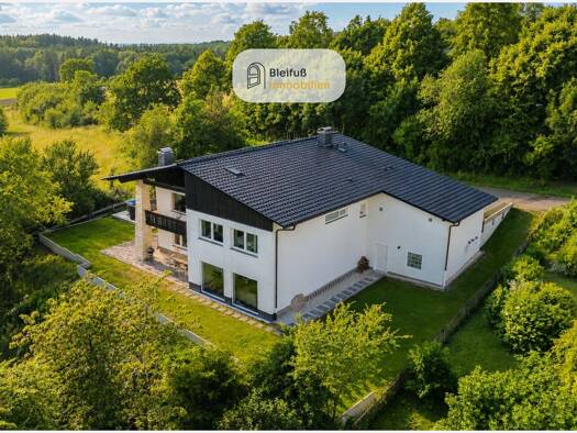 Einfamilienhaus zum Kauf 649.000 € 7 Zimmer 325 m² 2.000 m² Grundstück frei ab 01.08.2026 Weickartshain Grünberg / Weickartshain 35305