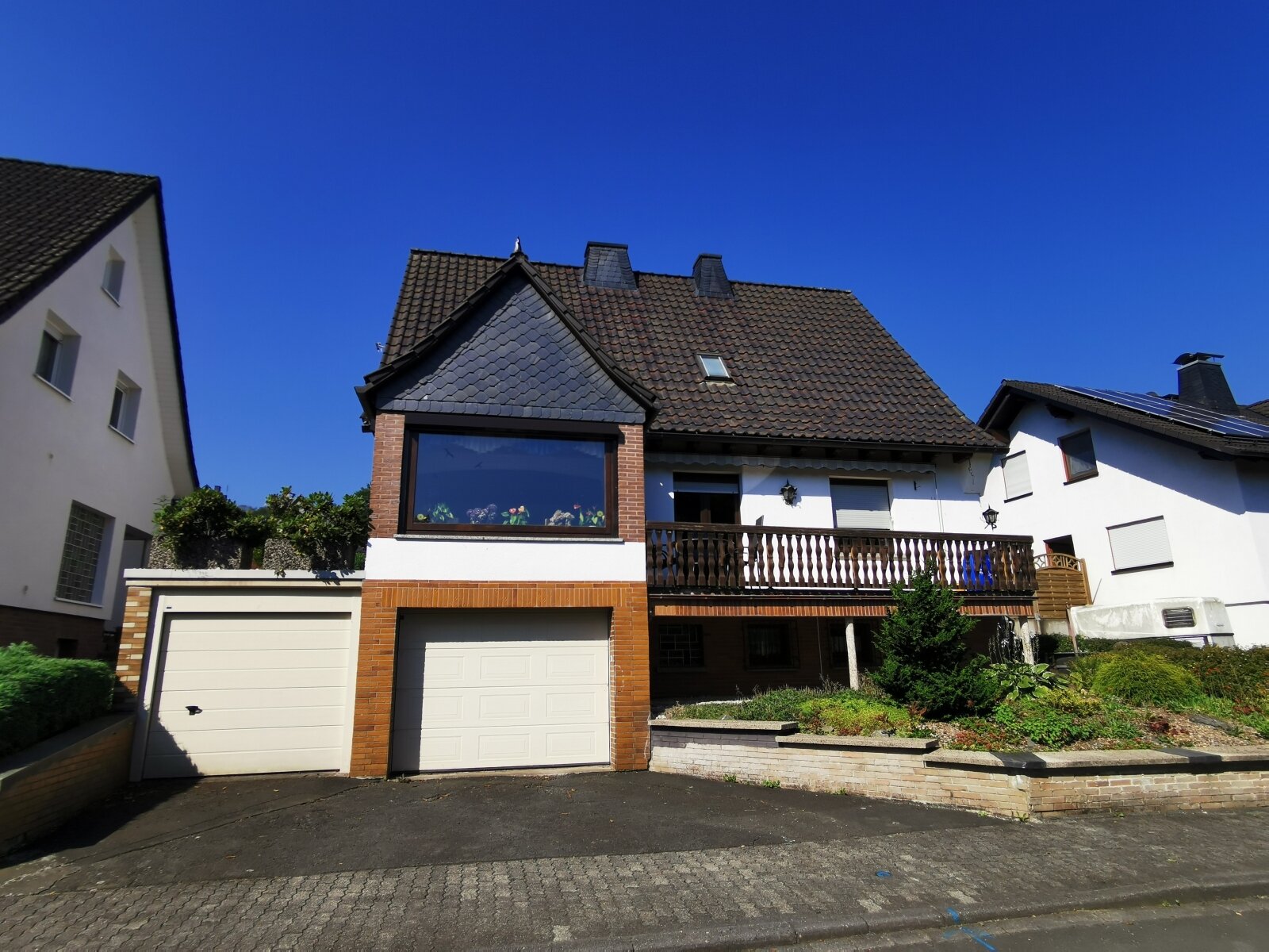 Mehrfamilienhaus zum Kauf 248.000 € 7 Zimmer 180 m²<br/>Wohnfläche 1.112 m²<br/>Grundstück Erndtebrück Erndtebrück 57339