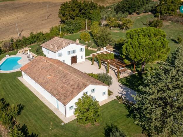 Villa zum Kauf 280.000 € 10 Zimmer 200 m² 10.000 m² Grundstück Spoleto 06049