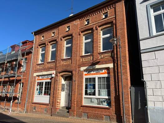 Mehrfamilienhaus zum Kauf 99.500 € 9 Zimmer 165 m² 266 m² Grundstück frei ab sofort Lübz 19386