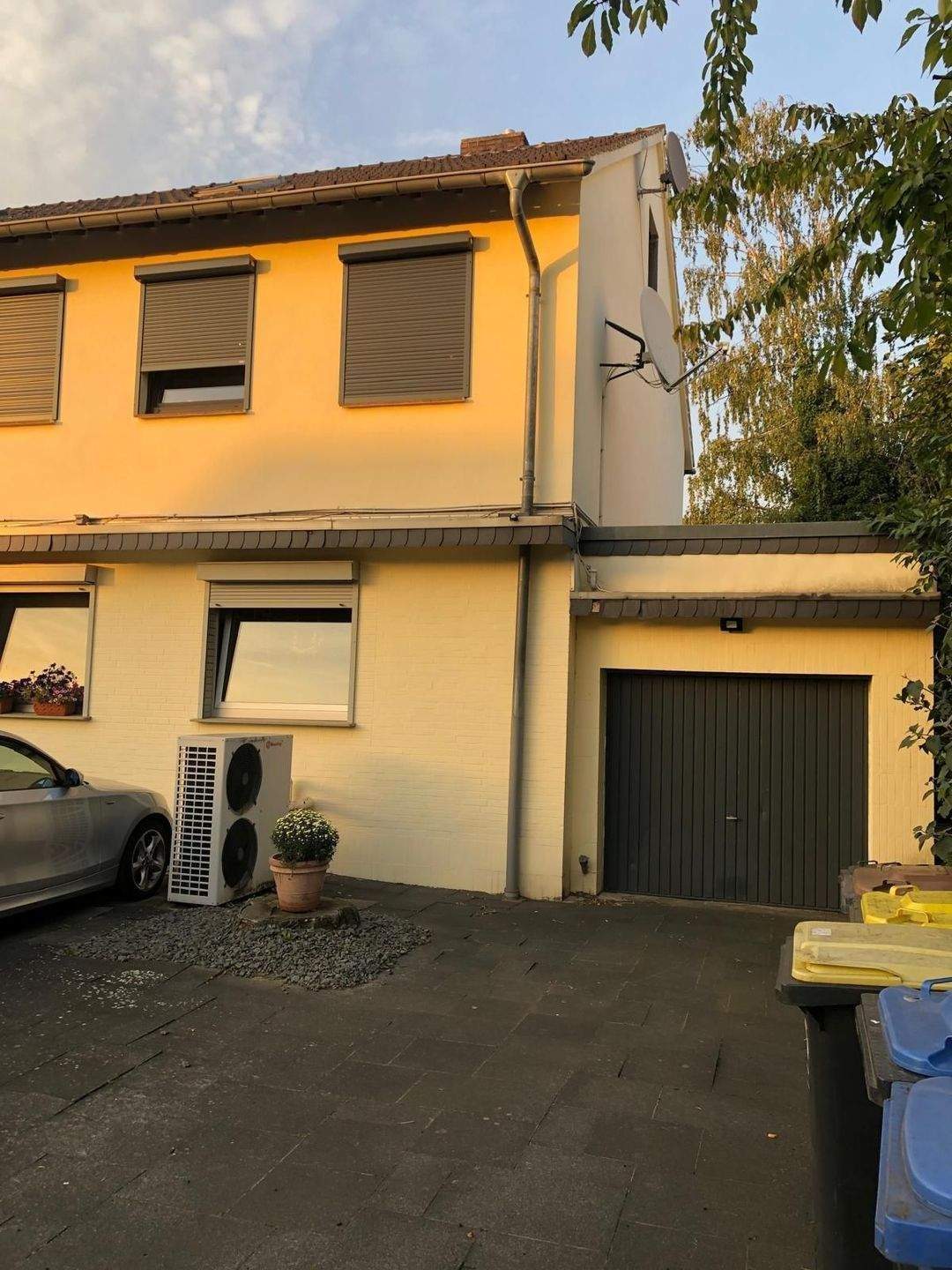 Immobilie in Kerpen - Dreifamilienhaus auf attraktivem Eckgrundstück in Kerpen Buir - Bild 4