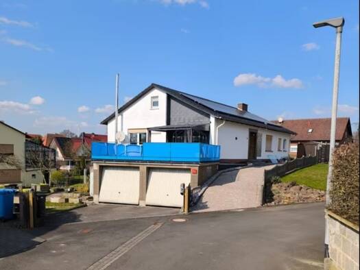Mehrfamilienhaus zum Kauf provisionsfrei 485.000 € 10 Zimmer 235 m² 746 m² Grundstück Kronackerstraße 1 a Stadtallendorf Stadtallendorf 35260