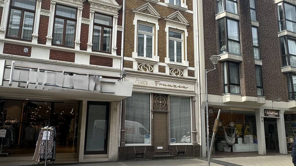 Stadthaus zum Kauf 298.000 € 6 Zimmer 159 m² 159 m² Grundstück Geilenkirchen 52511