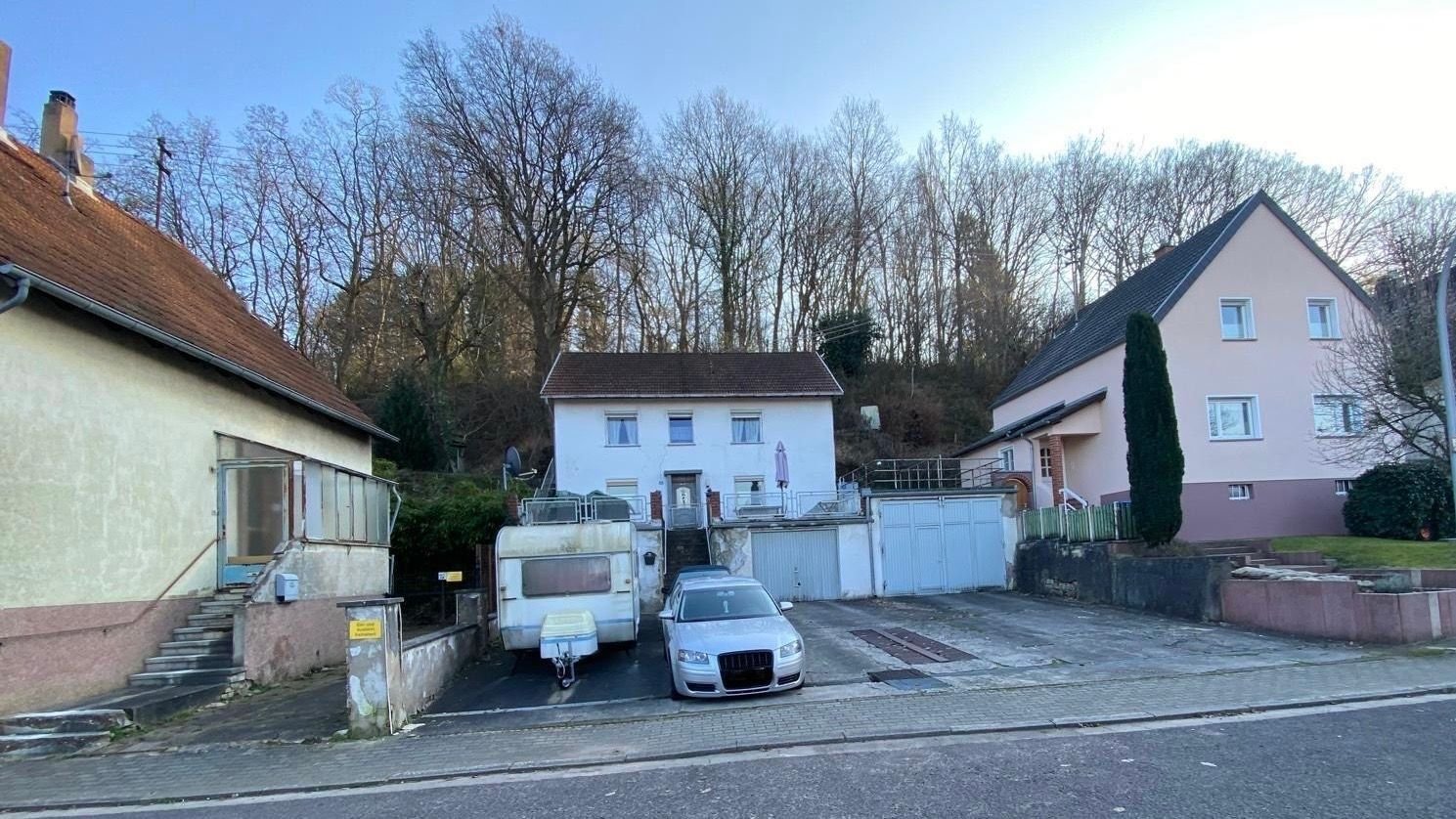 Haus zum Kauf 165.000 € 4 Zimmer 140 m²<br/>Wohnfläche 2.200 m²<br/>Grundstück ab sofort<br/>Verfügbarkeit Gartenstraße 31 Bübingen Saarbrücken 66129