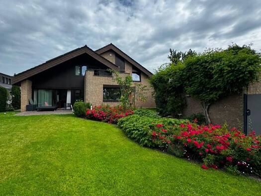 Einfamilienhaus zum Kauf provisionsfrei 1.095.000 € 6 Zimmer 240 m² 1.200 m² Grundstück frei ab 01.12.2026 Kernstadt Lippstadt 59555