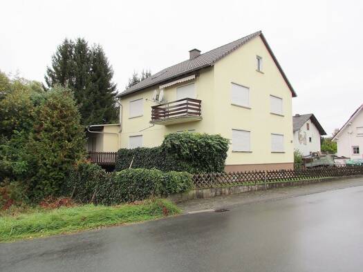 Mehrfamilienhaus zum Kauf 235.000 € 9 Zimmer 220 m² 1.577 m² Grundstück frei ab sofort Lahr Waldbrunn 65620