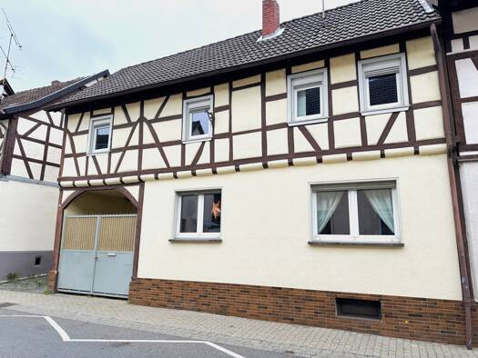 Bauernhaus zum Kauf 228.000 € 5 Zimmer 90 m² 592 m² Grundstück Waldorf 53498