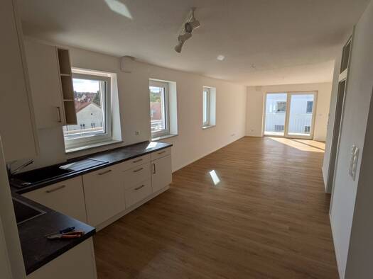 Penthouse zur Miete 980 € 3 Zimmer 80 m² frei ab 01.10.2025 Neustadt Neustadt an der Aisch 91413