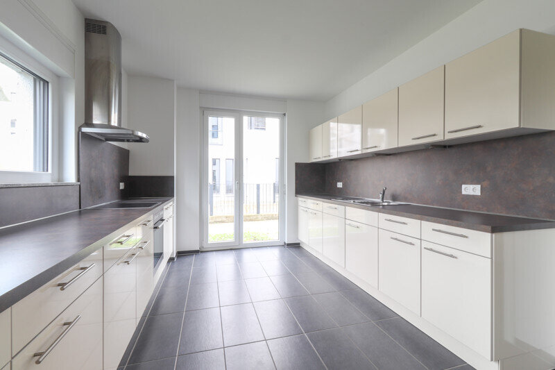 Wohnung zur Miete 2.361,43 € 5 Zimmer 164,5 m²<br/>Wohnfläche 01.11.2024<br/>Verfügbarkeit Max-Pechstein-Straße 2 Süd / Stadtbezirk 123 Ludwigshafen am Rhein, Süd 67061