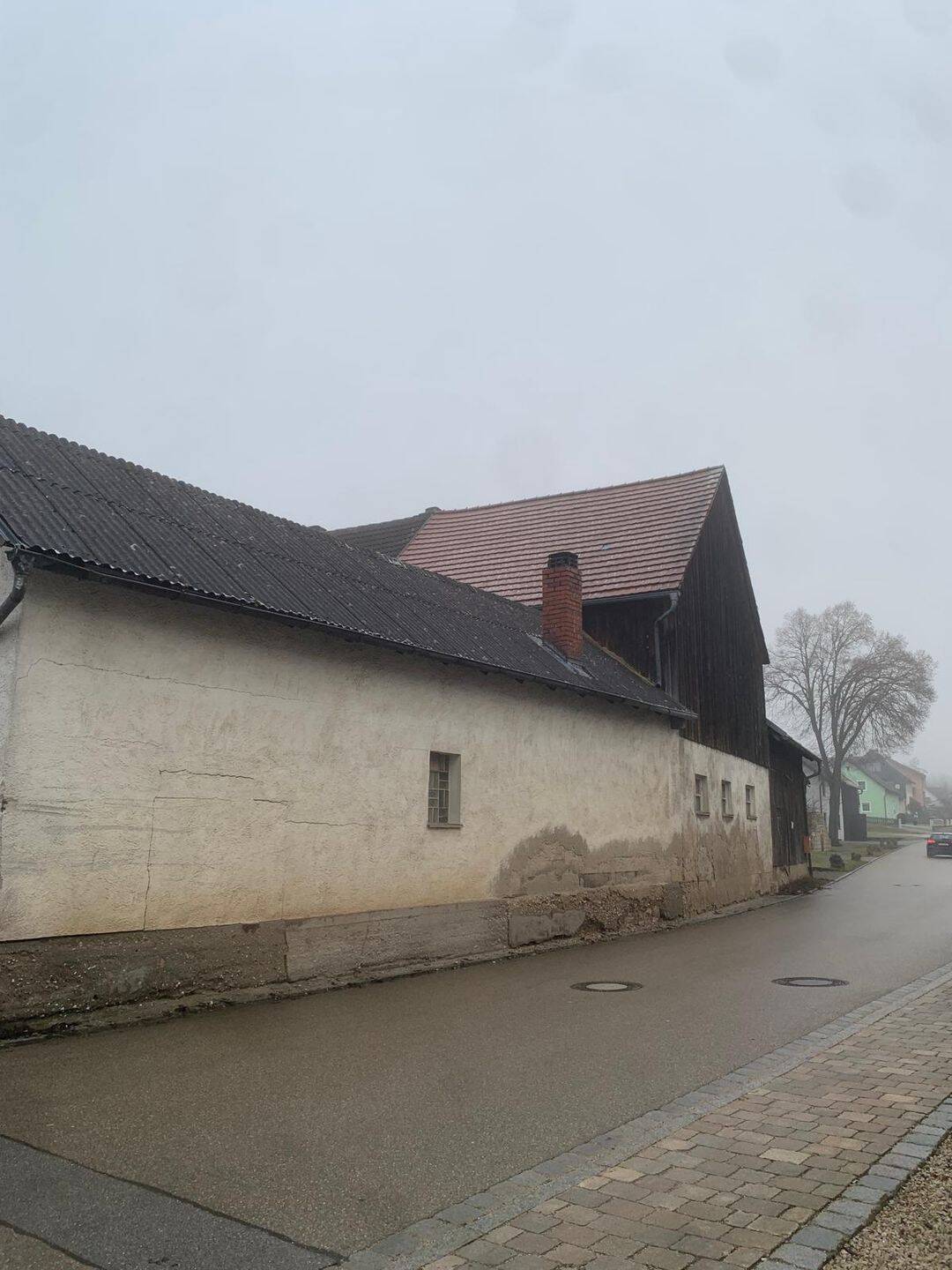 Immobilie in Beratzhausen - Großzügige Bauernscheune mit Nebengebäuden und Garagen  - Bild 4