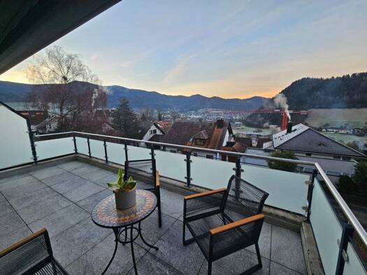 Mehrfamilienhaus zum Kauf 1.090.000 € 9 Zimmer 263 m² 636 m² Grundstück frei ab 01.04.2026 Kollnau Waldkirch 79183