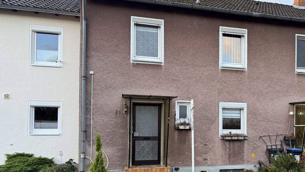 Reihenmittelhaus zum Kauf 83.000 € 4 Zimmer 85 m² 215 m² Grundstück Groß Hehlen Celle 29229