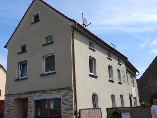 Haus zum Kauf 255.000 € 12 Zimmer 370 m² 670 m² Grundstück Mühlhausen 96172