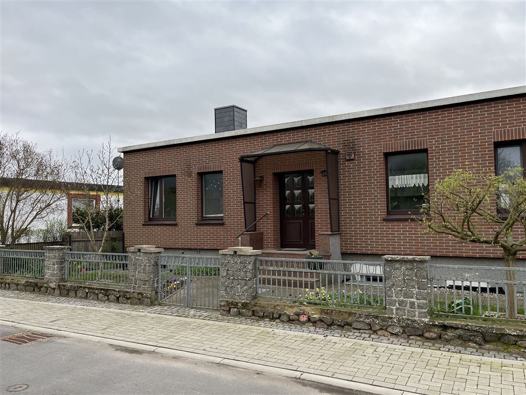 Haus zum Kauf 250.000 € 11 Zimmer 266 m²<br/>Wohnfläche 1.970 m²<br/>Grundstück Baumgarten Baumgarten b Bützow 18246