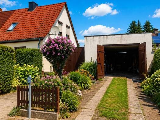 Doppelhaushälfte zum Kauf 69.000 € 2,5 Zimmer 69 m² 911 m² Grundstück frei ab sofort Burg Burg 39288