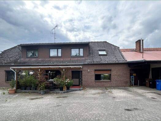 Haus zum Kauf 159.000 € 9 Zimmer 170 m² 1.999 m² Grundstück Flettmarer Straße 12 Müden Müden (Aller) / Flettmar 38539