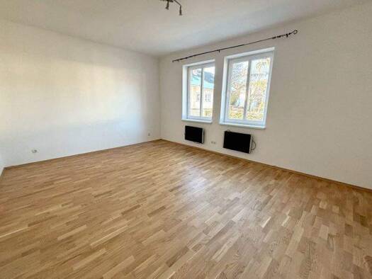 Büro zur Miete 7,50 € 3 Zimmer Gloggnitz 2640