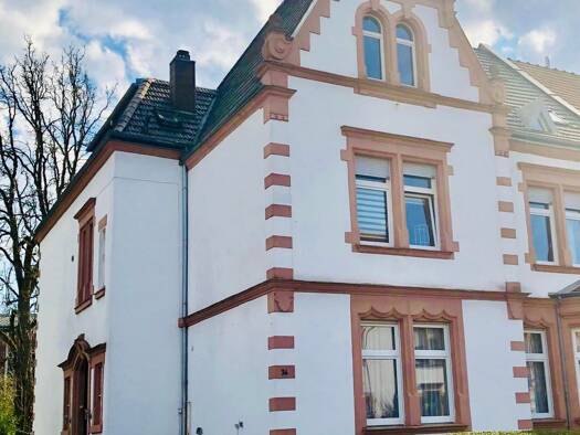 Wohnung zur Miete 820 € 3 Zimmer 120 m² Geschoss 1/2 frei ab sofort Innenstadt Neunkirchen 66538