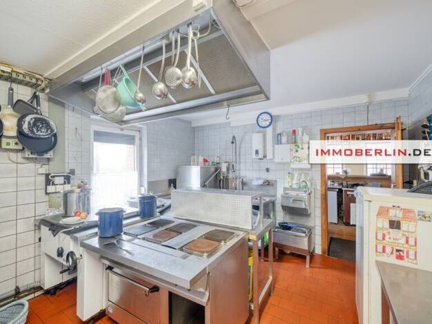 Haus zum Kauf 370.000 € 10 Zimmer 735 m² 2.724 m² Grundstück Mönkebude 17375