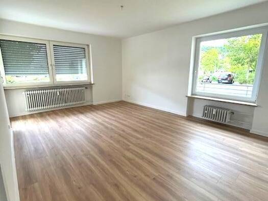 Wohnung zur Miete 785 € 4 Zimmer 75,2 m² EG frei ab sofort Meraner Straße 1 Amberg 92224