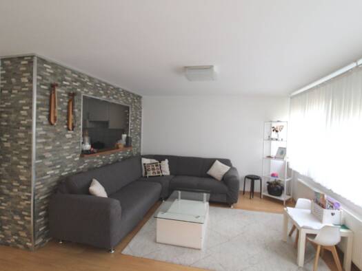 Wohnung zum Kauf 299.000 € 3,5 Zimmer 80 m² Pfullingen 72793