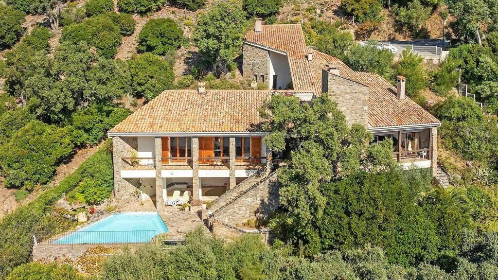 Einfamilienhaus zum Kauf 2.490.000 € 188 m² 1.750 m² Grundstück LE LAVANDOU 83980