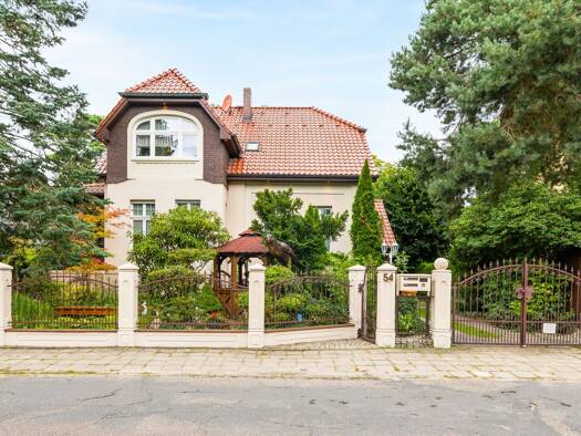 Einfamilienhaus zum Kauf 699.000 € 7 Zimmer 223,3 m² 1.009 m² Grundstück Vorstadt Strausberg 15344