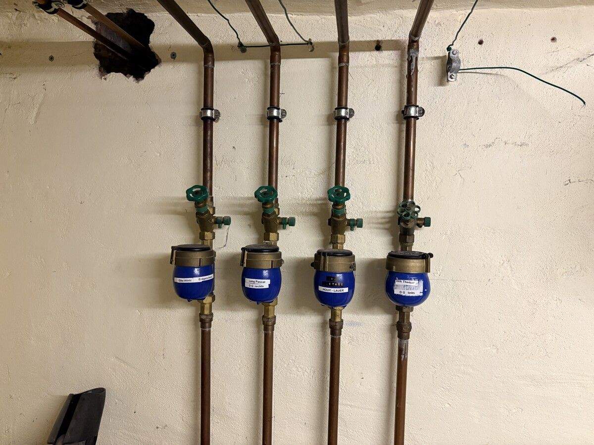 Immobilie in Friedrichsthal - 7,4% Rendite mit Potenzial! Solides 4 Familienhaus mit Potenzial für Kapitalanleger - Bild 1