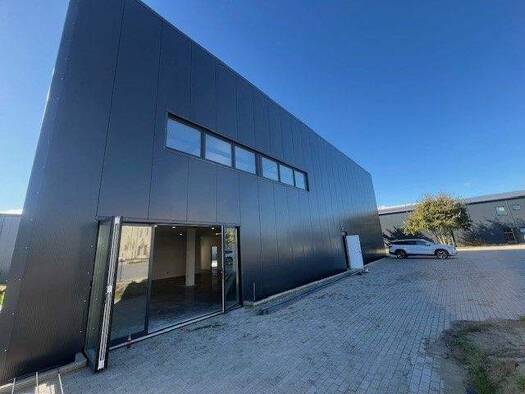 Lagerhalle zur Miete - Erstbezug 4.310 € 359 m² Lagerfläche Borstel-Hohenraden 25494