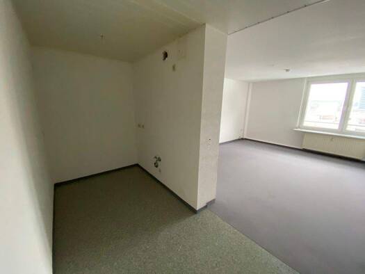 Wohnung zur Miete 366 € 2 Zimmer 54,5 m² 4. Geschoss Friedrich-König-Straße 17 Suhl 98527