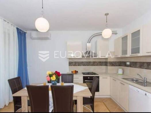 Wohnung zur Miete 800 € 3 Zimmer 75 m² 2. Geschoss Znjan Znjan - Stobrec